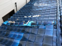 瓦がずれた