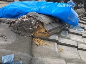漆喰のめくれ
