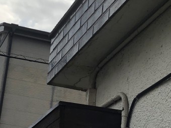 ベランダ下ヒビ入る