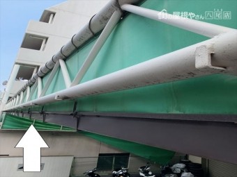 倉庫の樋