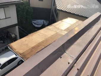 庇板金飛んで行った