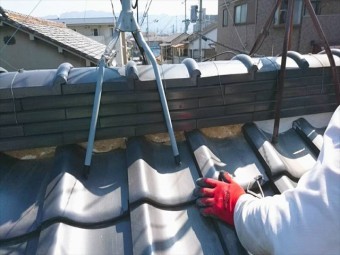 漆喰塗替え作業中の一枚です