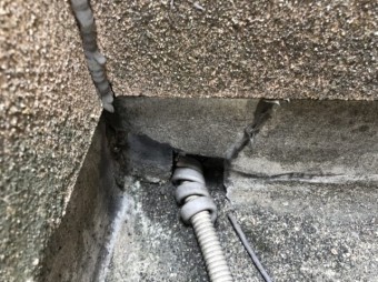 排水周りのひび割れ