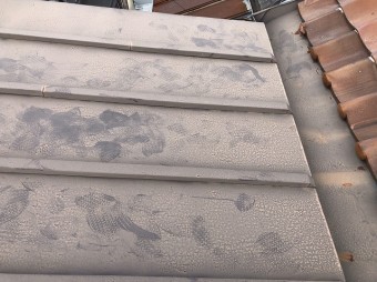 瓦棒の屋根谷板金