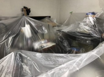 荷物を養生