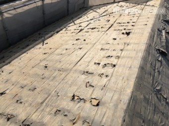 八尾市 屋根葺き替え 瓦撤去後
