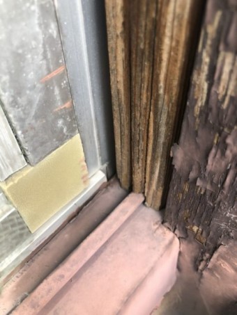 雨漏りしそうな窓枠