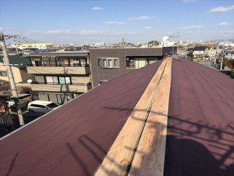 棟板金の下地