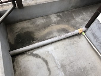 竪樋破損