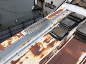 笠木が一部飛んだ
