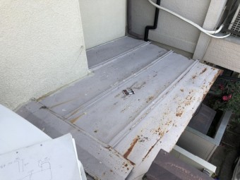 屋根に錆が出た