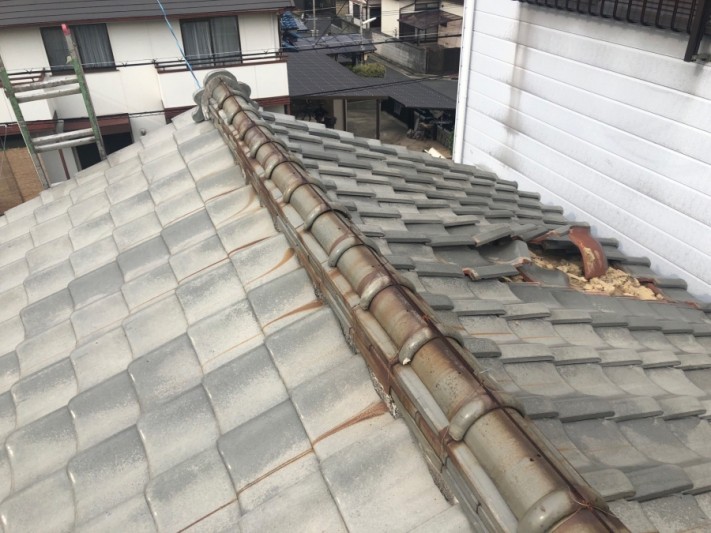 瓦ずれた