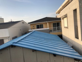 板金屋根半分写真