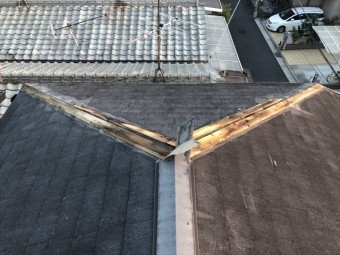 棟板金めくれた後