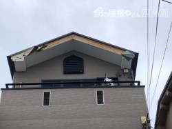 破風が飛んだ