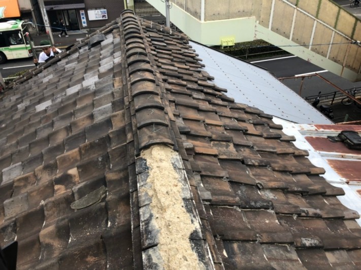 瓦屋根