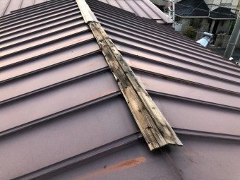 棟板金が飛んだ