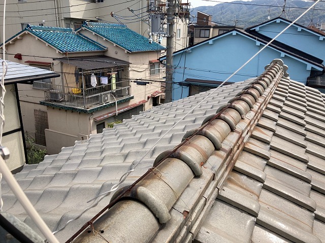 八尾市で屋根工事評判の良いガルバリウム鋼板に葺き替え 八尾市 柏原市での屋根修理点検なら街の屋根やさんへお任せください 八尾市で屋根工事評判の良いガルバリウム鋼板に葺き替え 八尾市 柏原市での屋根修理点検なら街の屋根やさんへお任せください