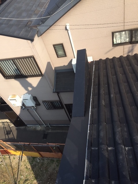 大阪市東住吉区今川 端部からの雨水侵入を防ぐケラバ板金仕舞い