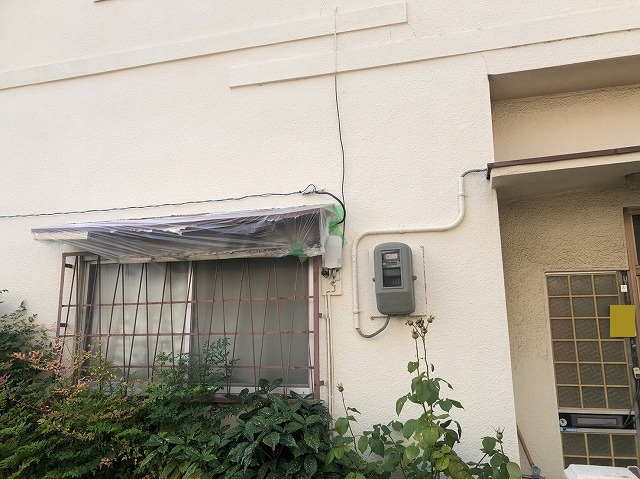 東大阪市で庇のモルタルが落ちたのでアルミの庇に取替。