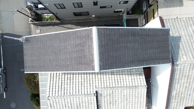 【八尾市跡部】屋根の色あせとコケ スレート（カラーベスト）屋根・防水切れと修理費用を公開