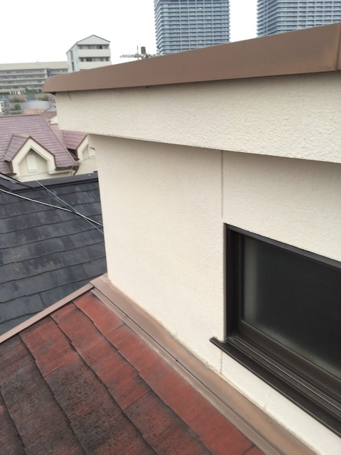 スーパーガルテクトによるカバー工法提案・パラペット周辺の納まり