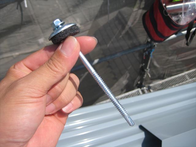 金属瓦の固定ビス