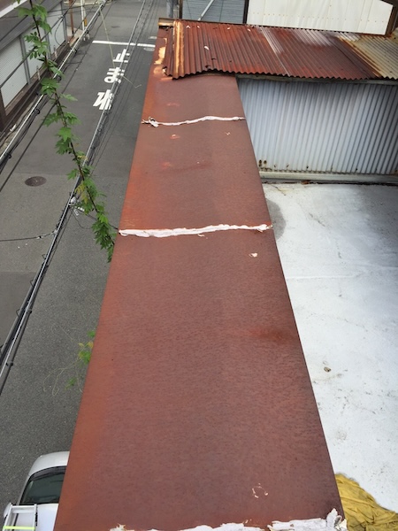 【柏原市古町】DIYが招く屋根の落とし穴。数値で見る「寿命」を延ばす唯一の選択肢