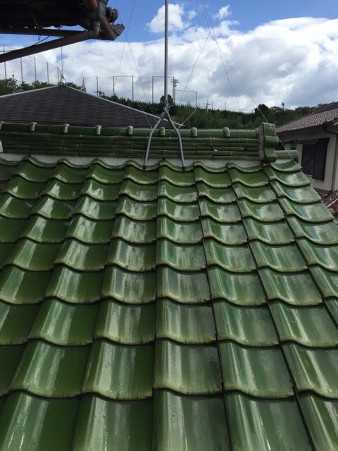 【大東市】一見綺麗でも危険？屋根の「谷」のズレを格安修繕！