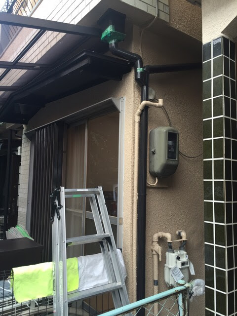 【八尾市老原】ベランダパイプの水漏れ戸建て・部品劣化の原因と修理費用