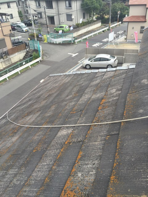 八尾市で屋根の異音！？築20年スレートの棟板金浮きと修理費用を公開
