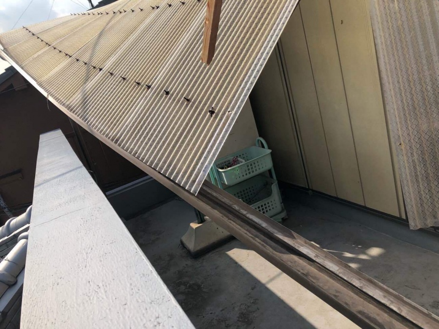八尾　ﾃﾗｽ屋根　波板