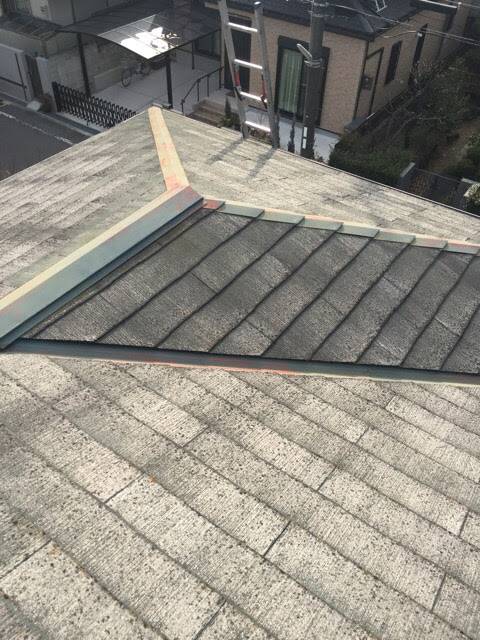 塗装によるメンテナンスが不可能なレベルまで劣化した屋根材