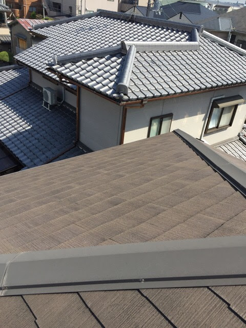 【大阪市東成区】色あせ屋根と板金隙間を補修！段階的提案で費用削減