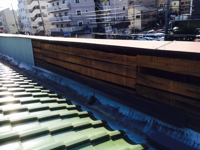 【大阪市生野区】屋根の木壁から雨漏り不安？部分修理で費用80%削減