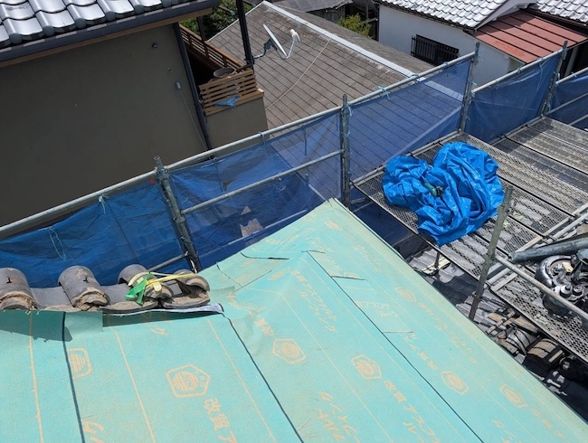 屋根端部の防水紙納まり