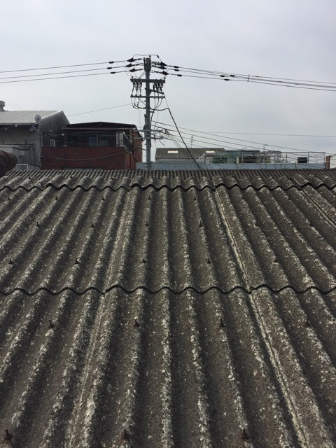 大阪市北区 工場のスレート屋根全体の劣化状況