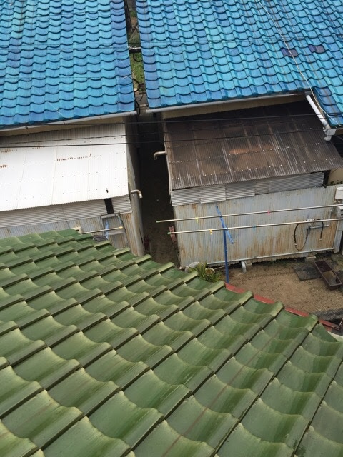 大阪市北区で瓦屋根の壁際を点検｜長雨の雨漏りリスクを部分補修で防ぐ