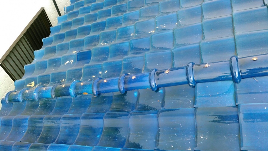 八尾市での屋根修理完了・美しく固定された日本瓦の様子