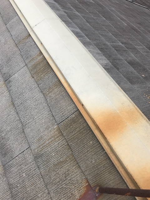 棟板金端部の赤錆