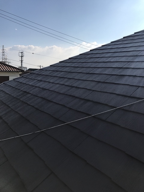 色むらが出た屋根面