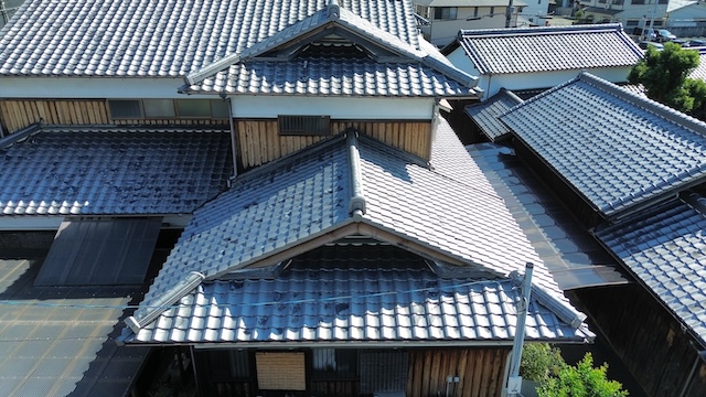 谷部を含む瓦屋根
