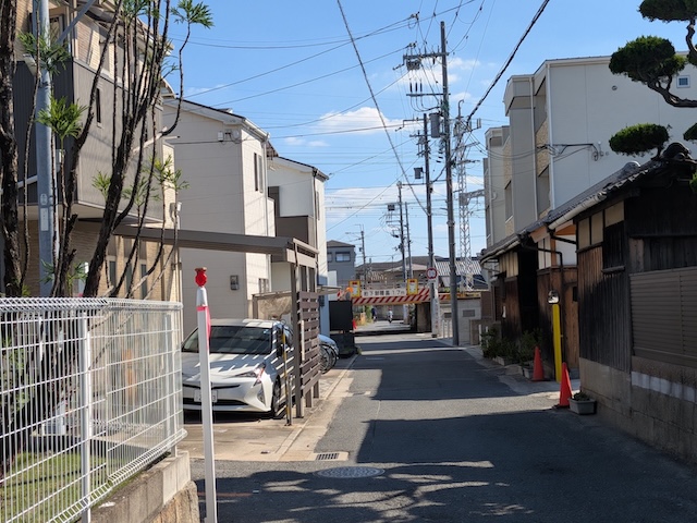 富田林市で瓦屋根の屋根点検を実施、下屋取り合いののし瓦浮きと全体確認から考えるメンテナンスと屋根補修