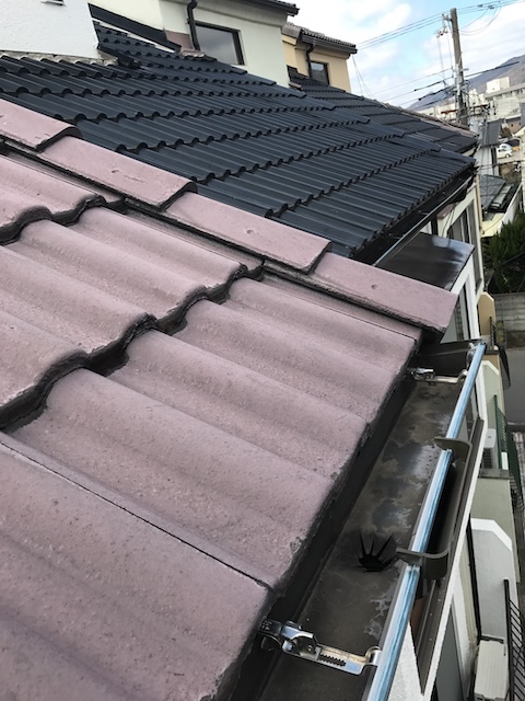 赤と黒の屋根面比較