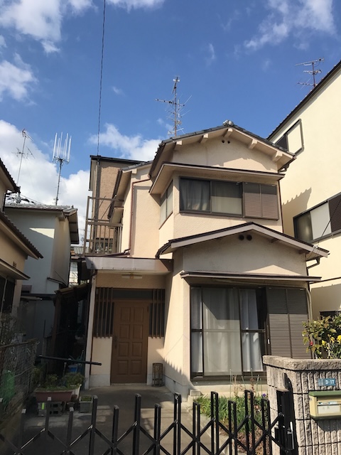 大阪市旭区で台風後の瓦屋根点検を実施、瓦の並びとズレ確認で屋根全体の状態を調査